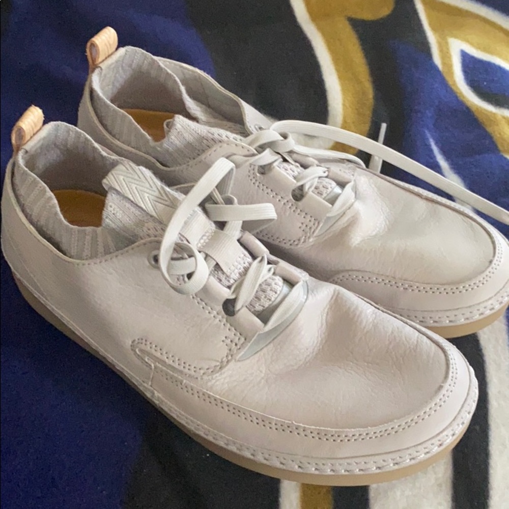 NWT ClarksLite gray leather flats tie ups women 9M